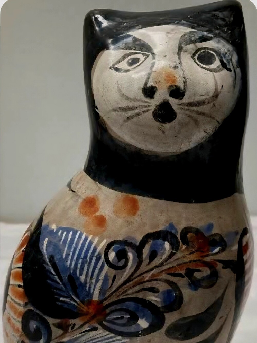 (#8) Tonalá pottery, a traditional form of Mexican folk art. Unsigned